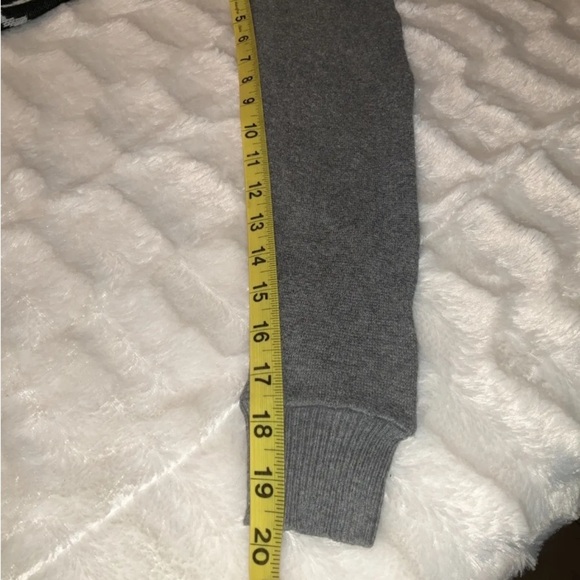 Express Women’s Animal Print Sweater Size XS 1P - Picture 6 of 6